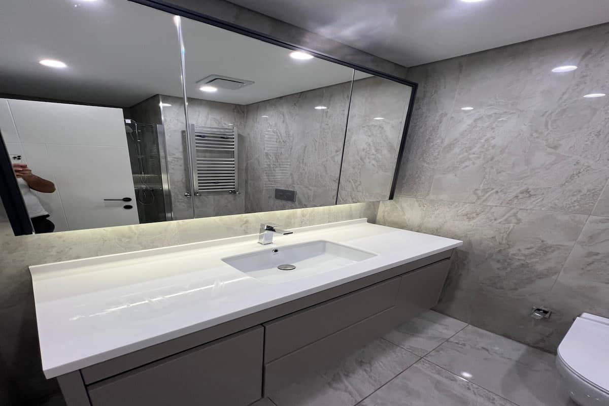 Zekeriyak&ouml;y villa temizliğinin banyo temizlik g&ouml;r&uuml;nt&uuml;s&uuml;